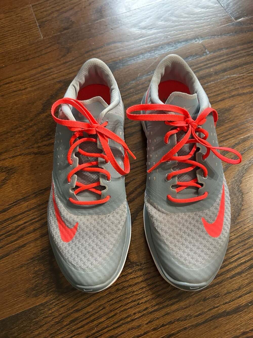 Nike Fs Lite Run 2 Size 9 Gray Pink Running Shoes